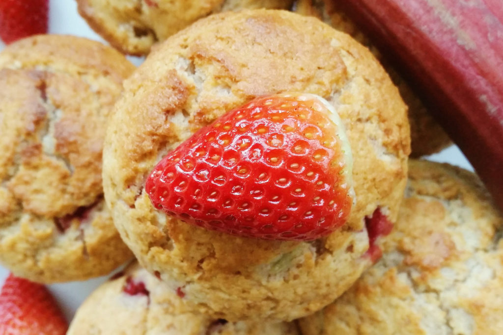 Erdbeer-Rhabarber-Muffins