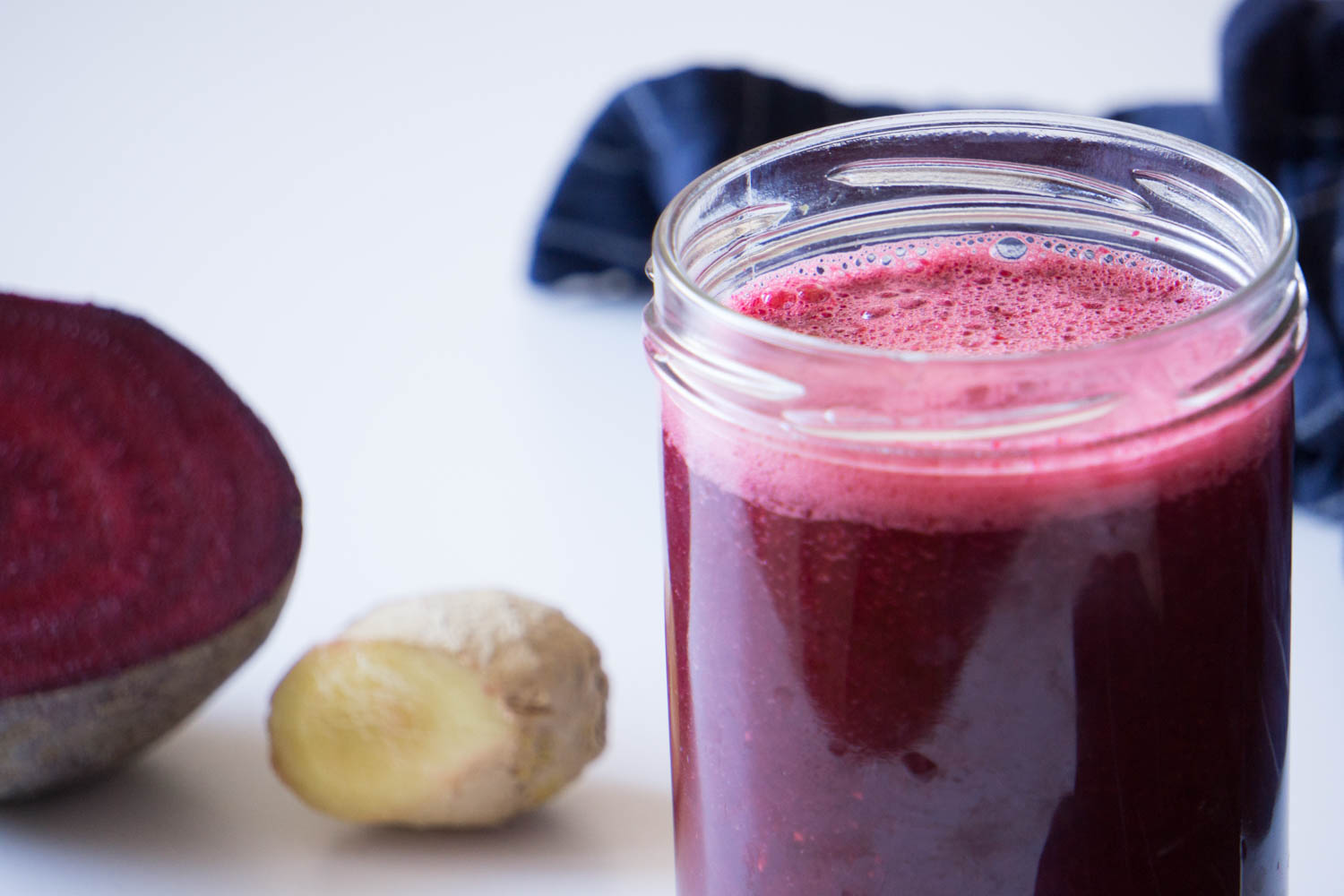 Smoothie mit roten Rüben und Beeren04_Joyfood_Sabrina Egg_Diätologin_Innsbruck