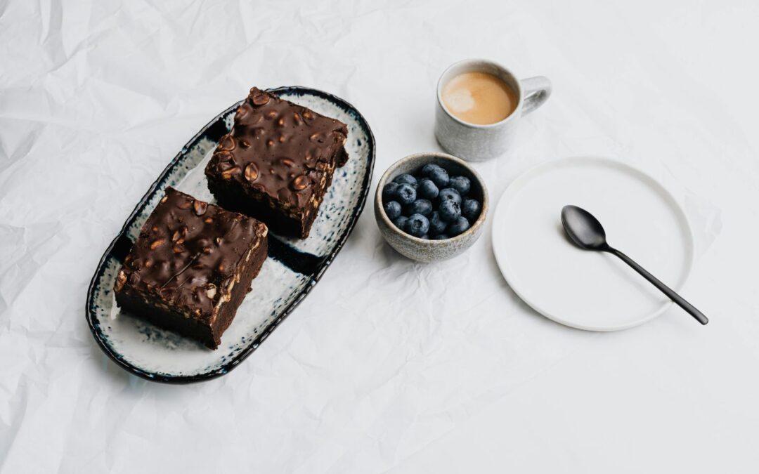 Warum du vor deiner Periode Heißhunger auf Süßes hast