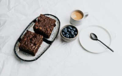 Warum du vor deiner Periode Heißhunger auf Süßes hast