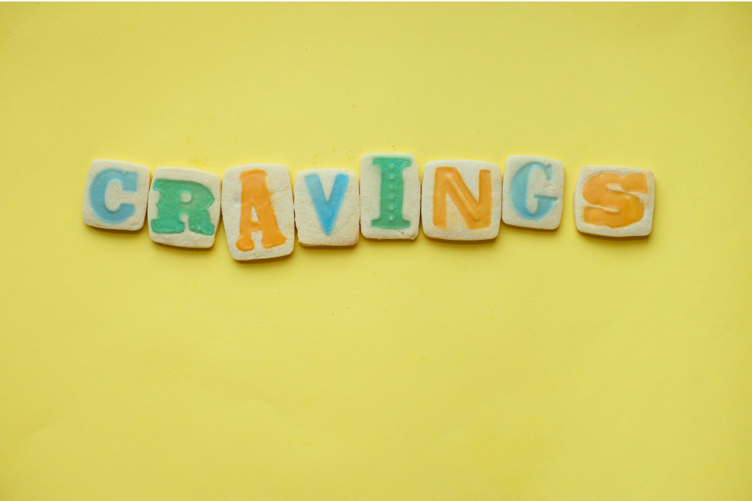 Heißhunger auf Süßes vor der Periode